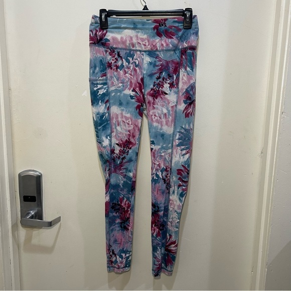 Weekends by Chico’s Fabulously Slimming Artistic Floral Pocket Leggings Size S - Picture 1 of 10